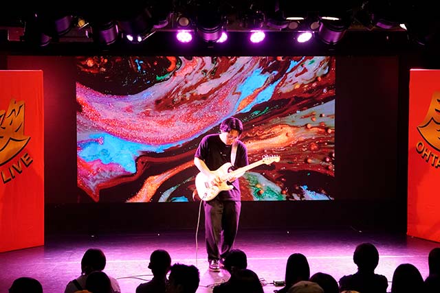 第5回は若手芸人・パープル牧場の「片山紳之介」がギターで登場！